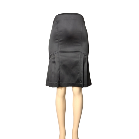 BEBE Gorgeous Black Satin Skirt Size 6,. - Picture 10 of 15
